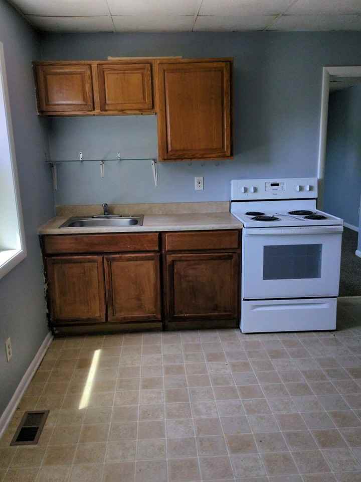 Wright - 1005 - Apt A - Photo 2 of 4