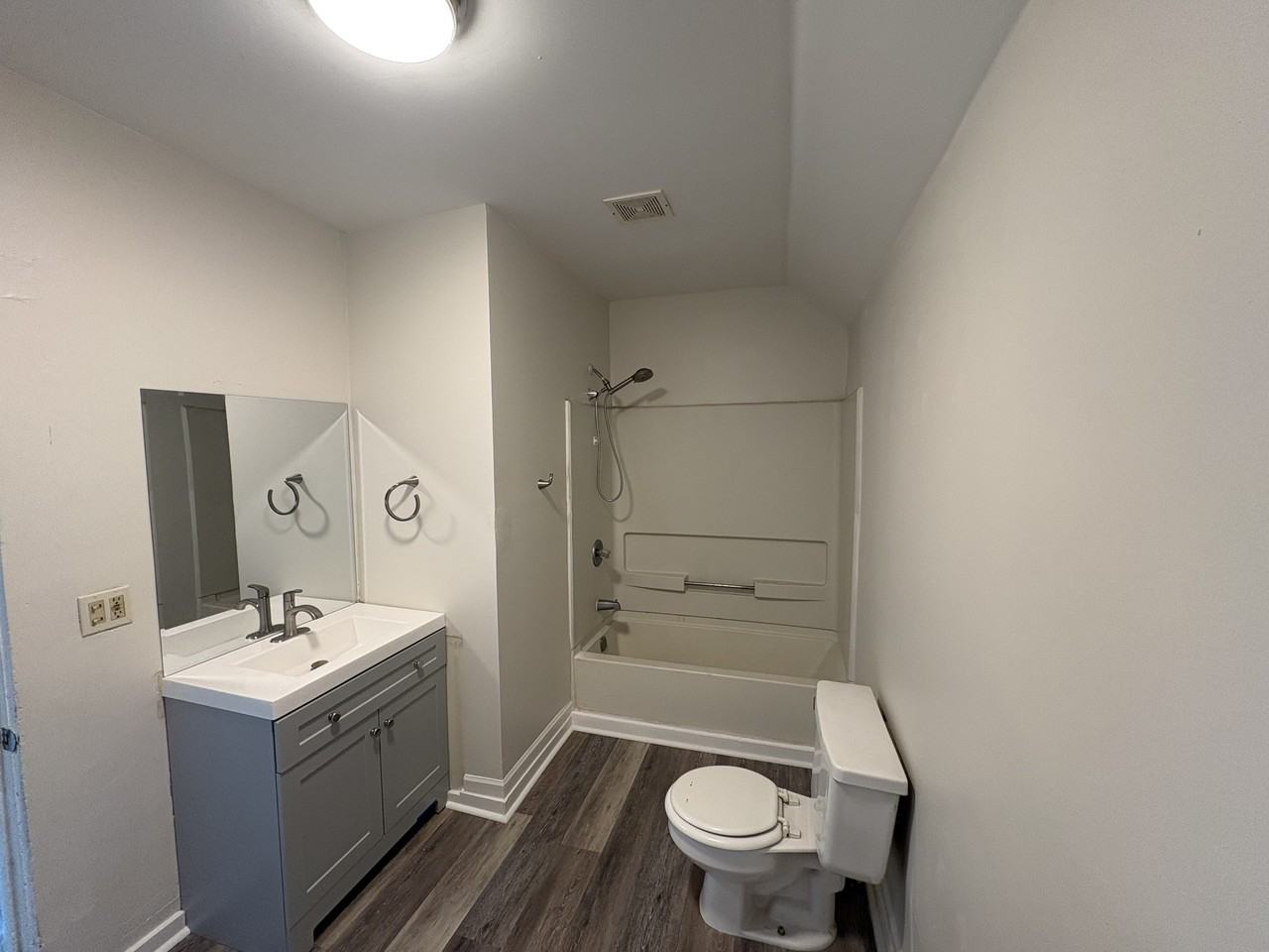 744 Oakland Ave SW - Photo 5 of 9