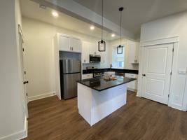 featured image of 27 W Ferdinand St