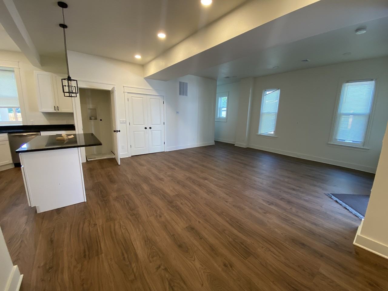 27 West Ferdinand Street - Photo 7 of 16