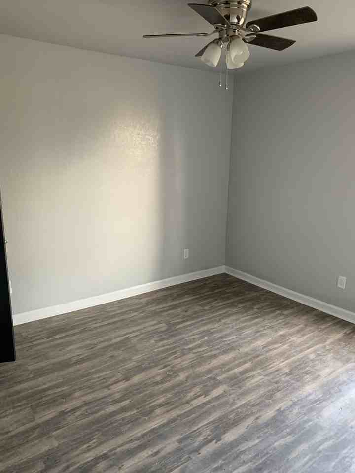 2600 W. 30th - Photo 3 of 6