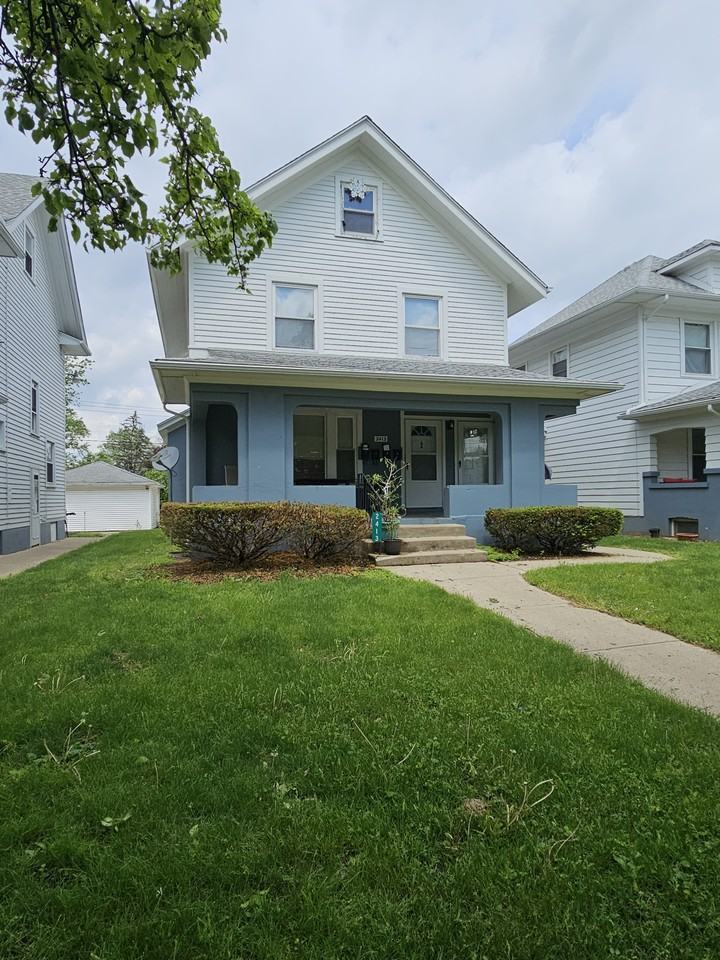 2413 Blanchard Avenue Moraine, OH 45439 - Photo 3 of 11