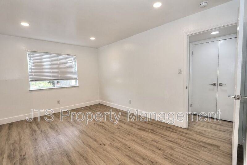 10524 Croetto Way - Photo 7 of 50