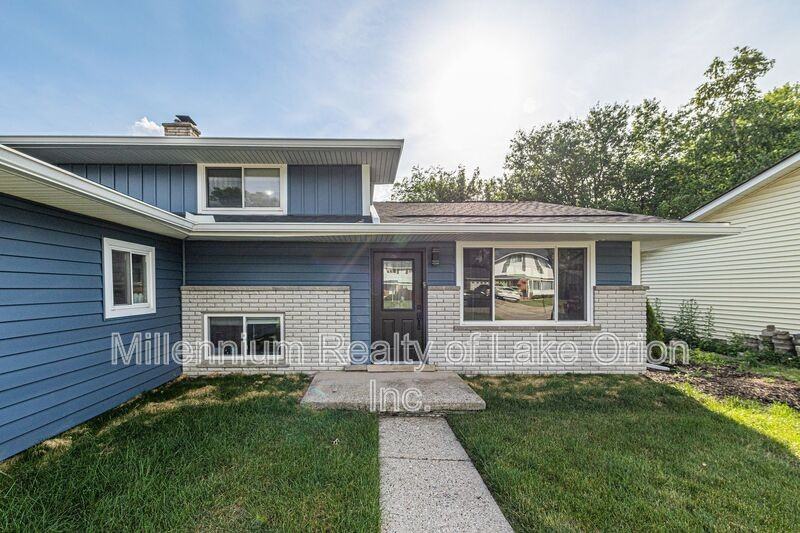 676 Sheffield Rd - Photo 2 of 32