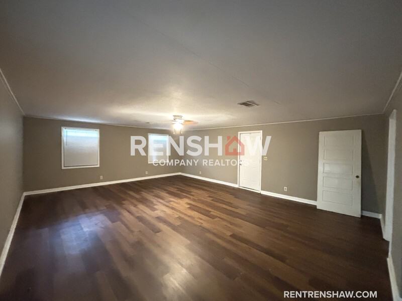 1817 Baldwin Ave - Photo 4 of 18