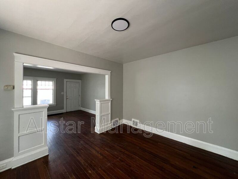 8201 Denison Ave - Photo 7 of 30