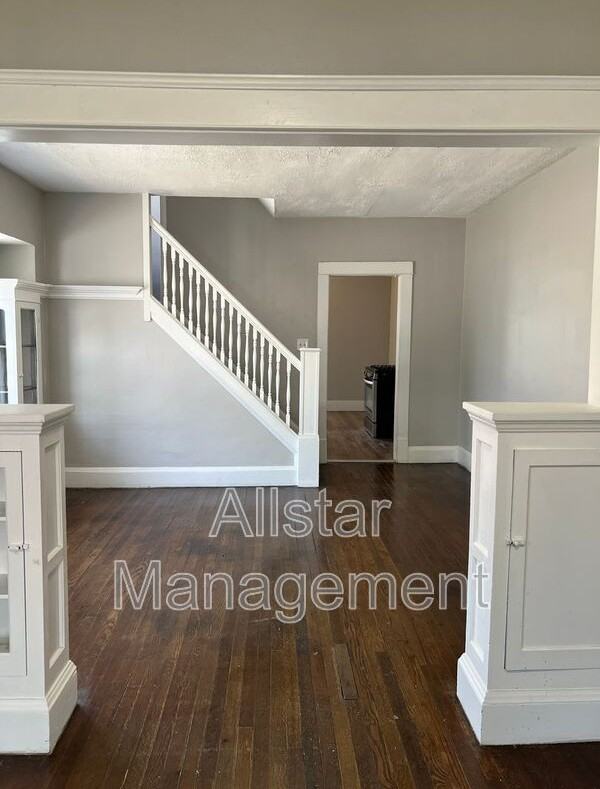 8203 Denison Ave - Photo 4 of 18