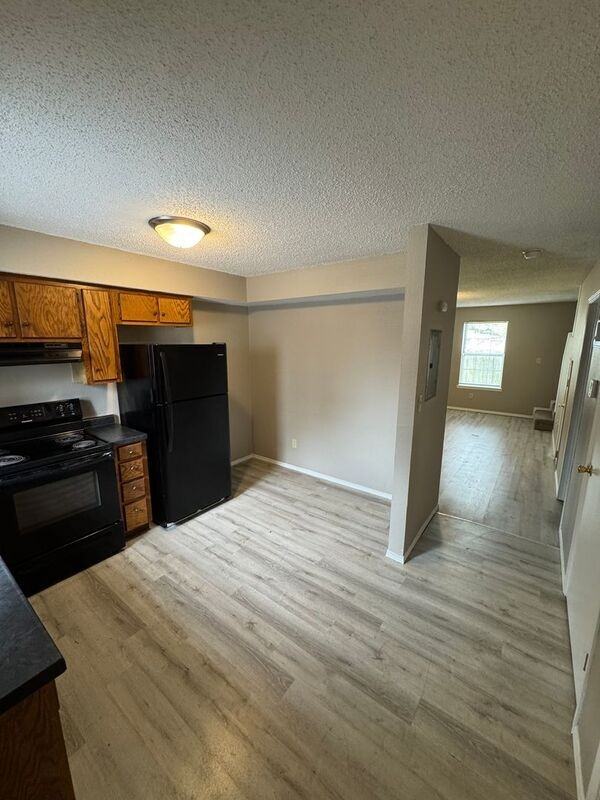 214 W Madison St #D - Photo 4 of 12