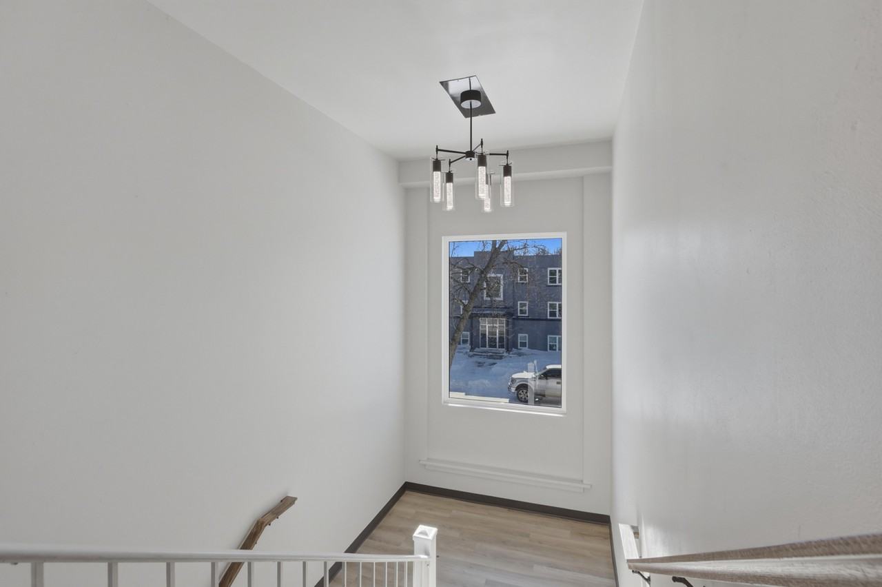 11 9th Avenue Northeast - Photo 3 of 8