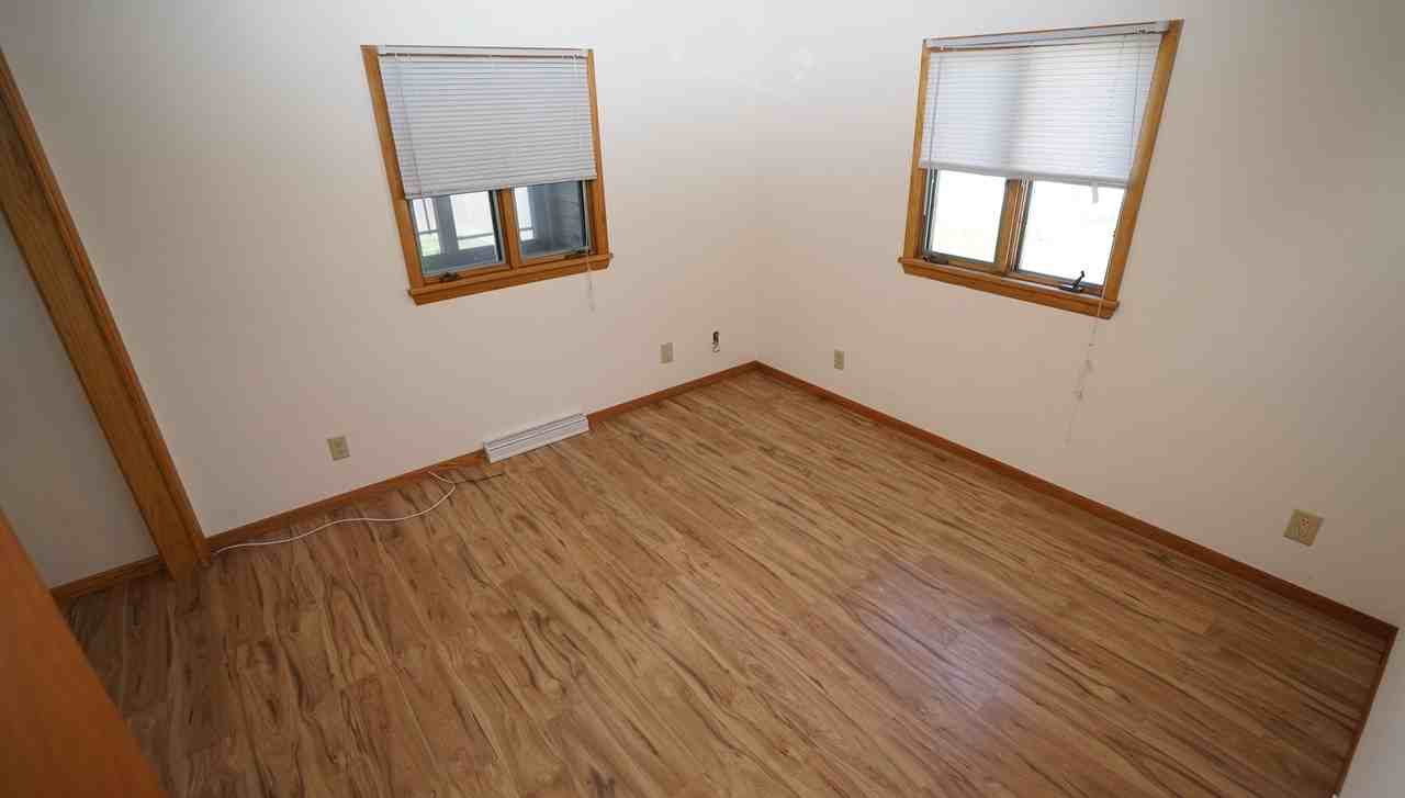 1518 Mendota St - Photo 5 of 19