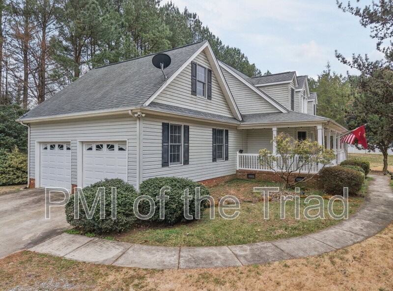2766 Briaroak Dr - Photo 2 of 24