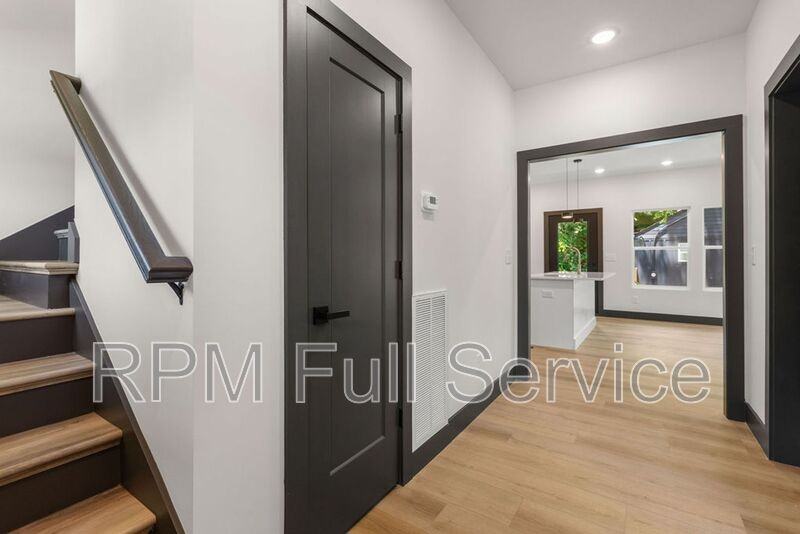 2400 Buchanan St #B - Photo 4 of 36