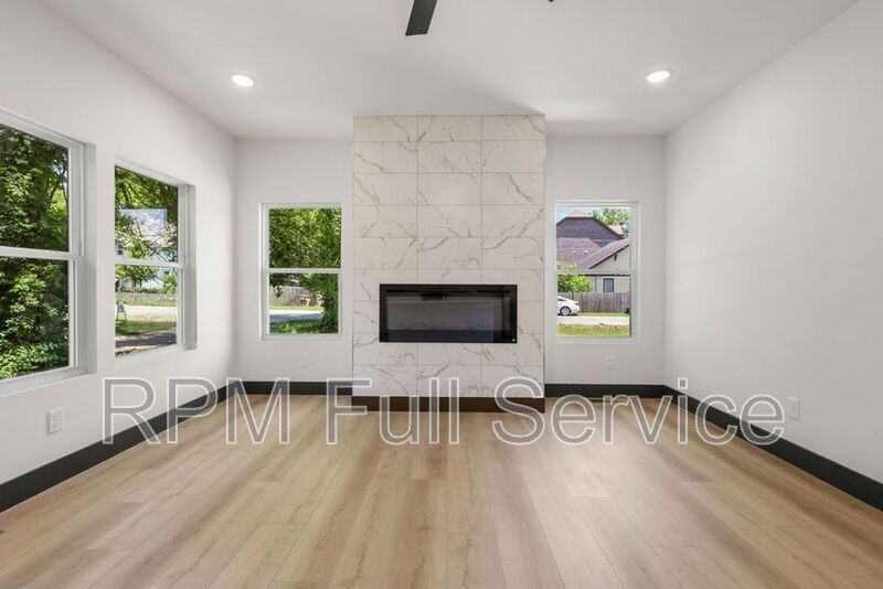 2400 Buchanan St #B - Photo 7 of 36