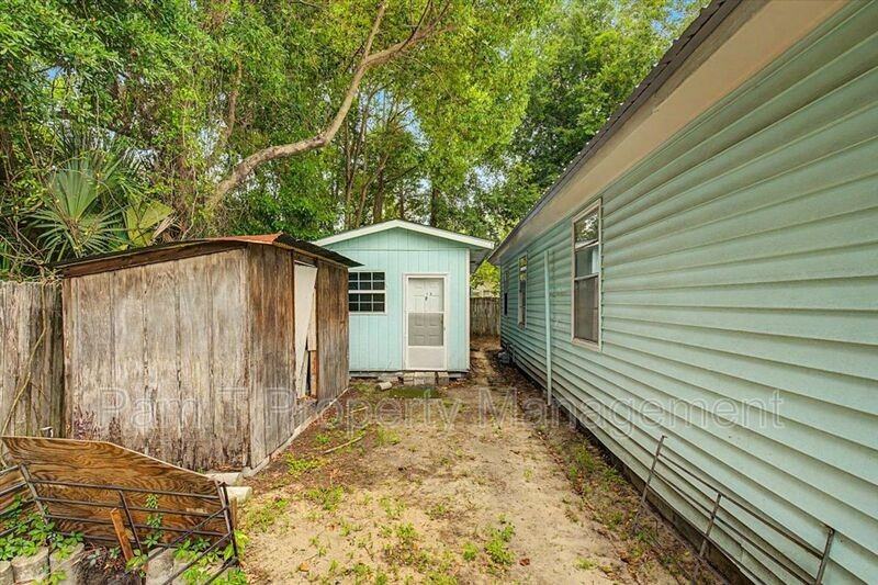 212 W 58th St - Photo 4 of 21