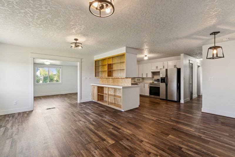 10996 Willis Rd - Photo 6 of 10