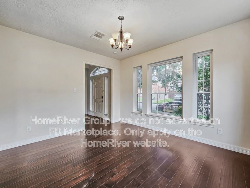 9343 Starfire Ln - Photo 6 of 22