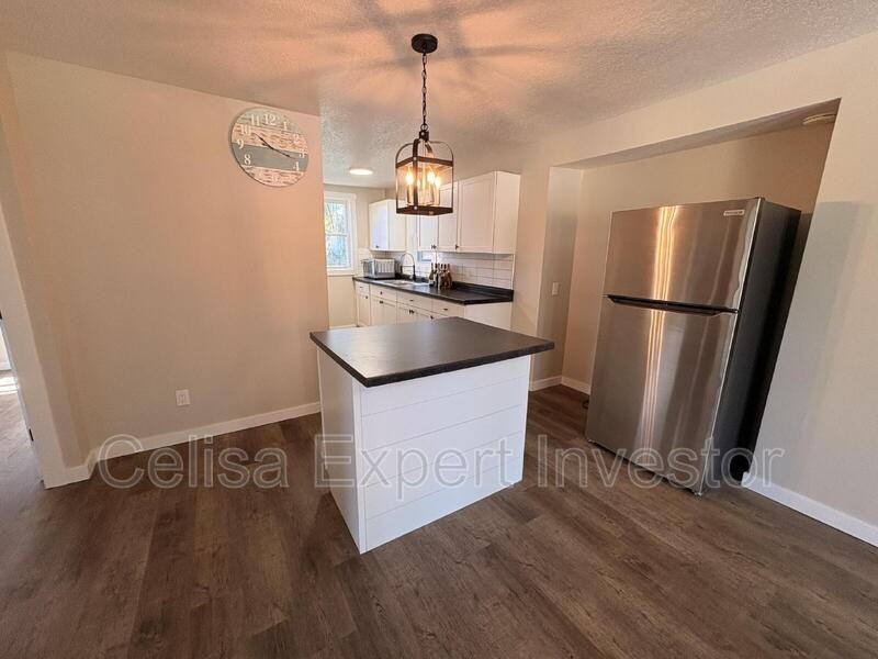 2337 Winter St - Photo 3 of 8
