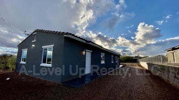 featured image of 1310 S San Jacinto Dr