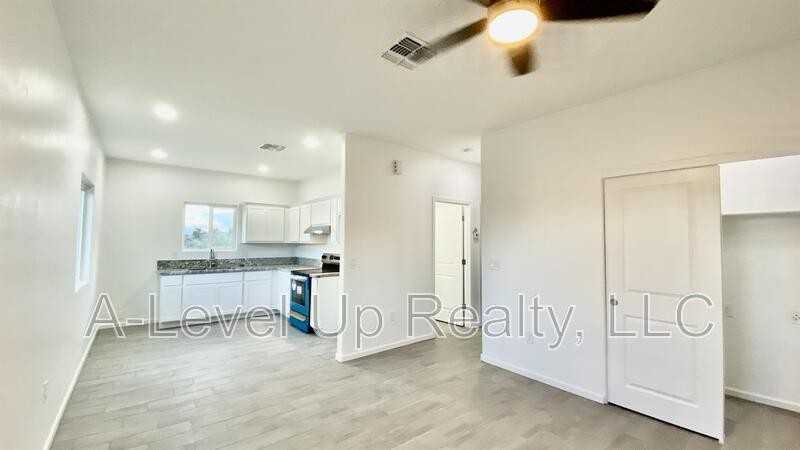 1310 S San Jacinto Dr - Photo 3 of 16