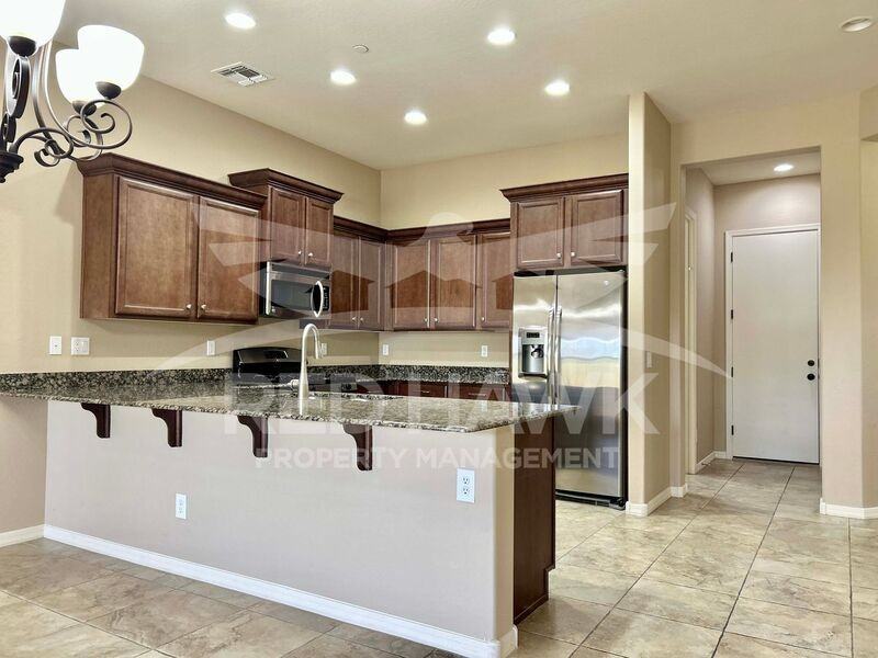 1748 N Makalu Cir - Photo 4 of 20