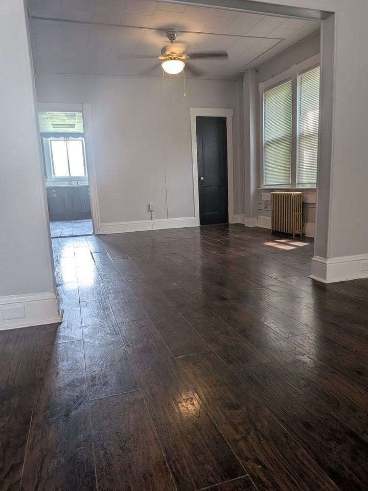 1216 Clark St - Photo 5 of 23