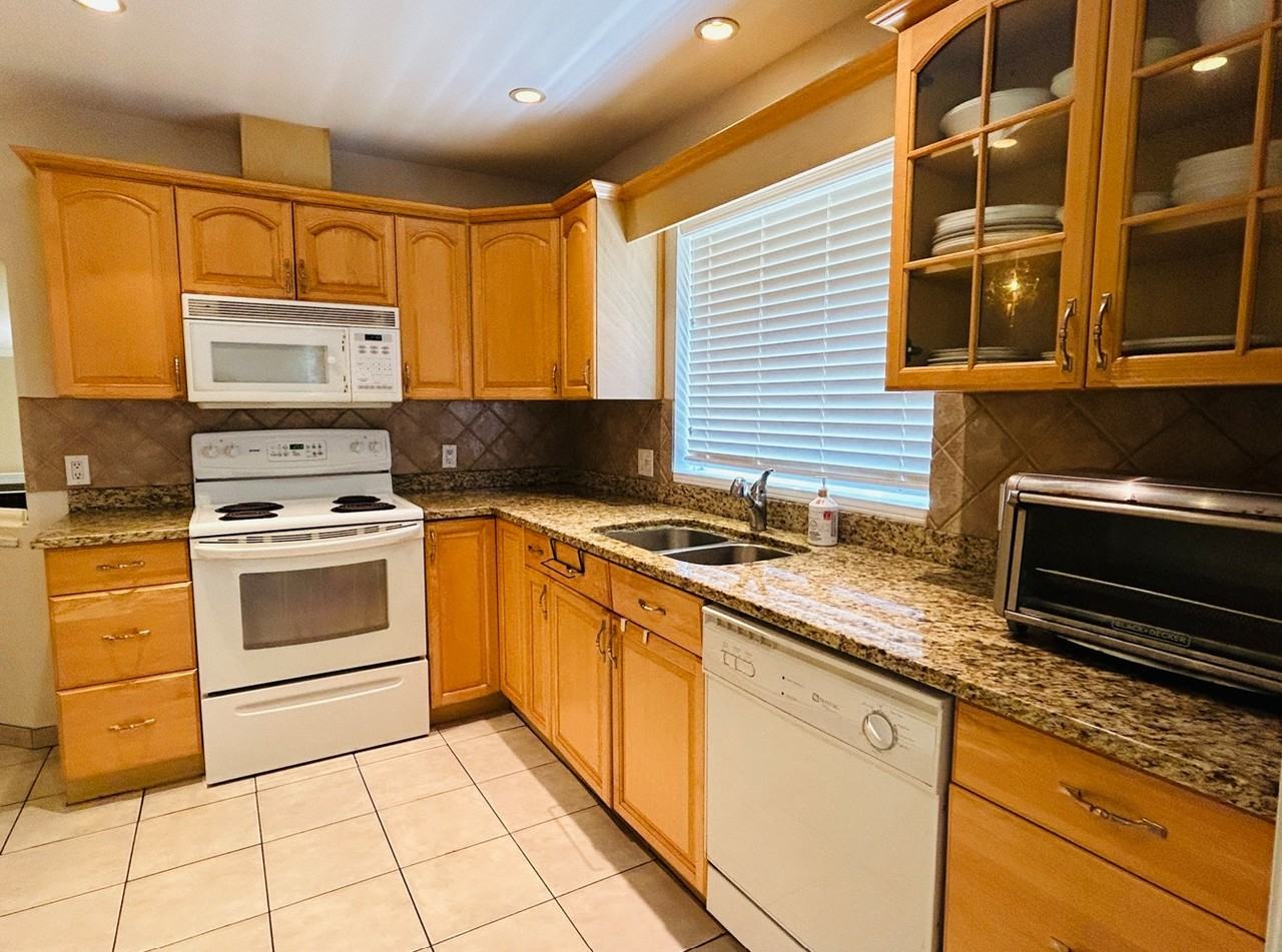 594 Nicola Avenue - Photo 3 of 20