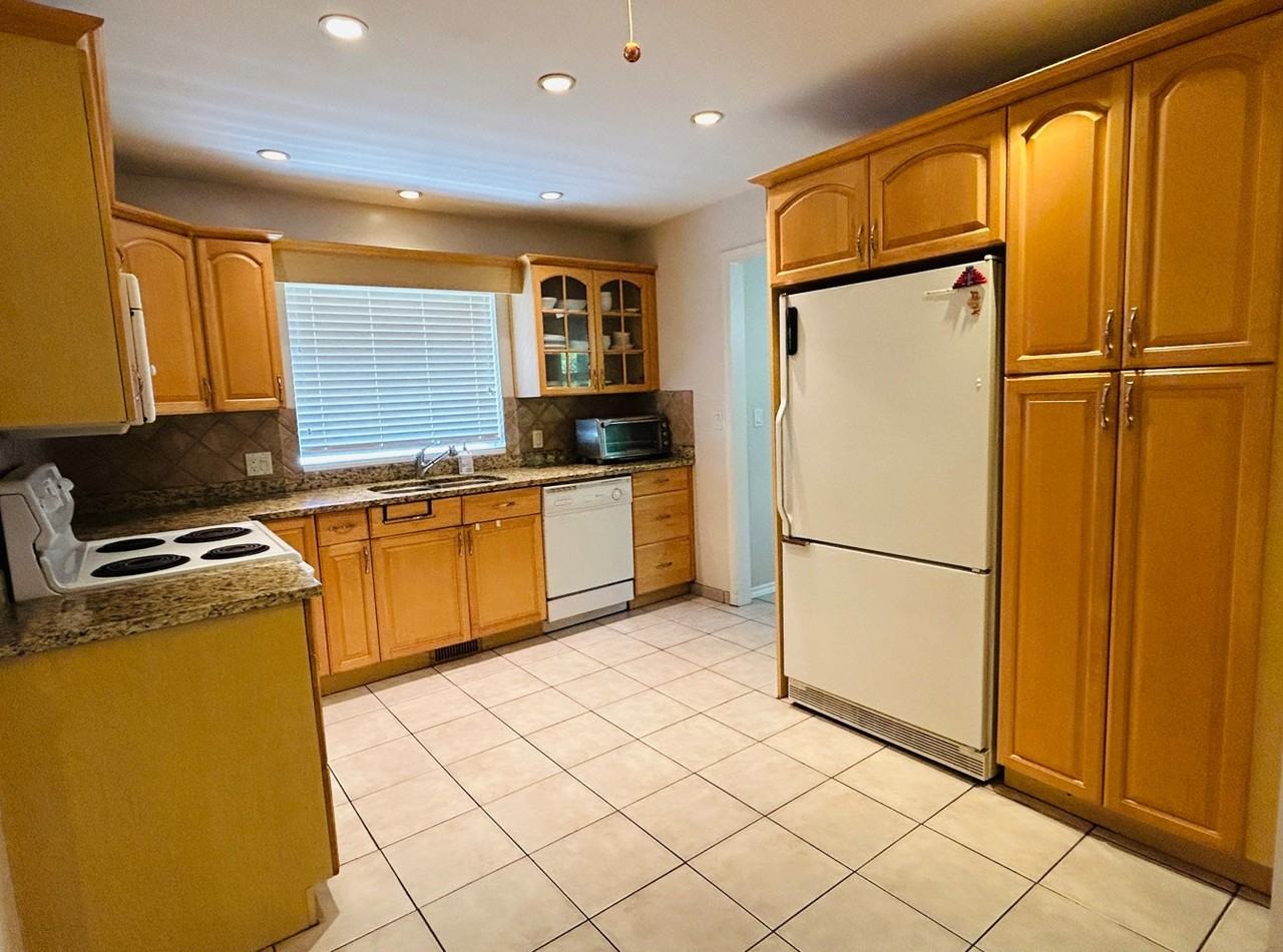 594 Nicola Avenue - Photo 4 of 20