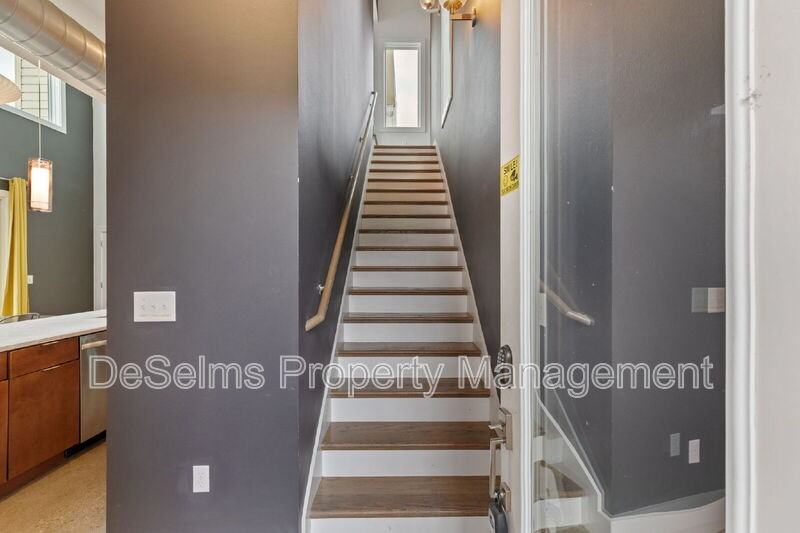 807 13th Ave S - Photo 5 of 29