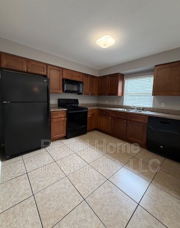 100 Sweet Gum Ct - Photo 4 of 10