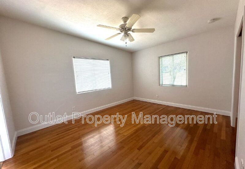 2517 E Marks St - Photo 6 of 13