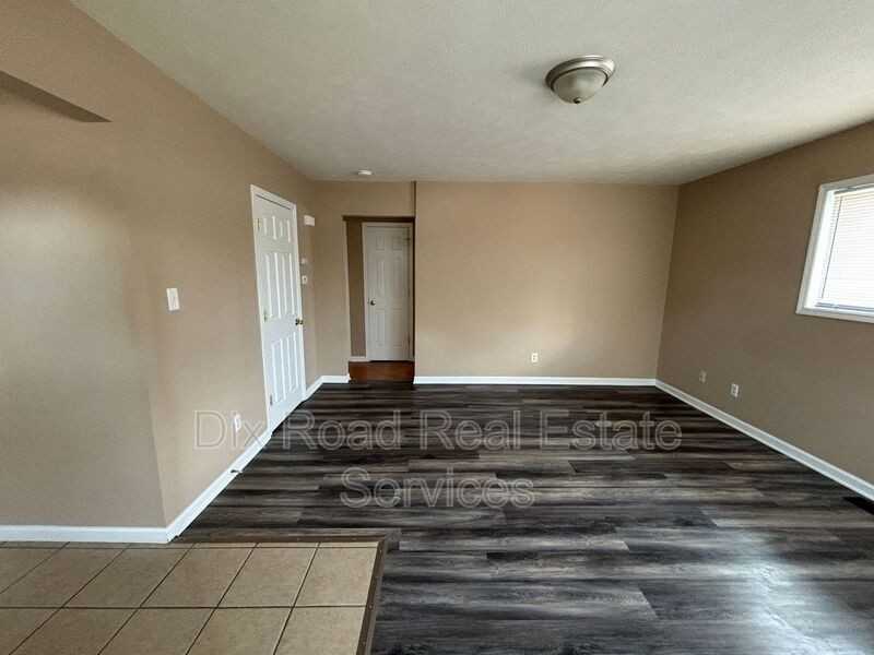 3 S Sutphin St - Photo 3 of 17