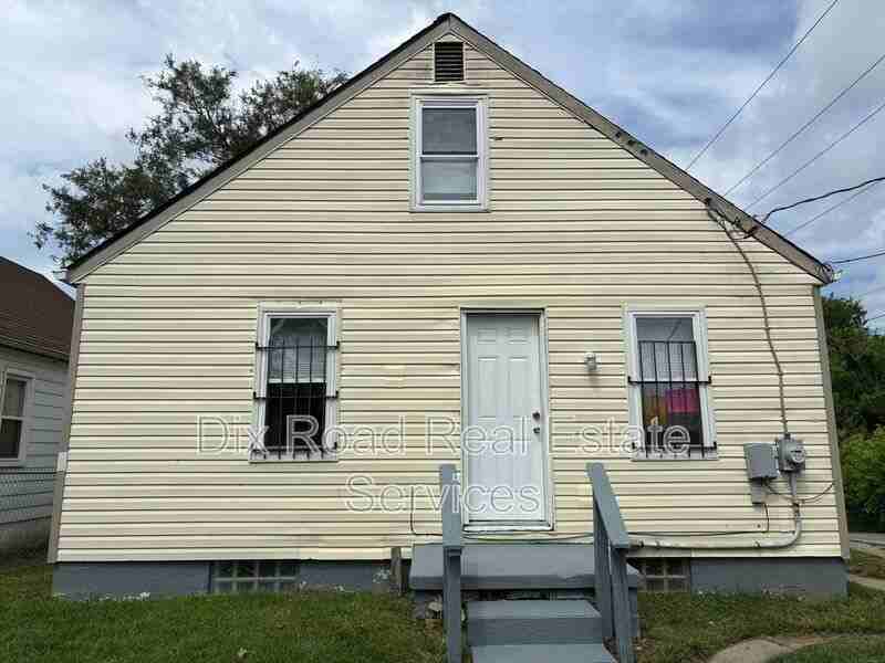 660 Gramont Ave