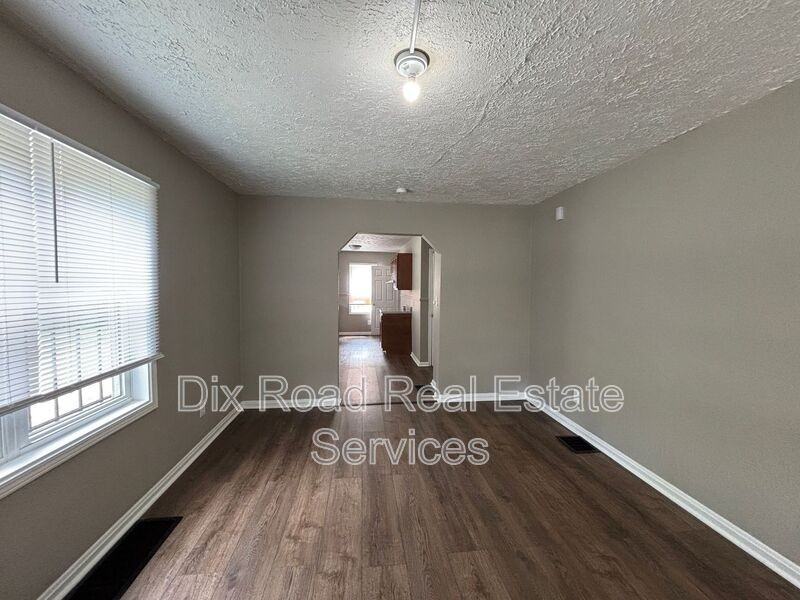 660 Gramont Ave - Photo 5 of 24