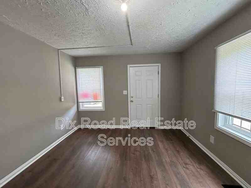 660 Gramont Ave - Photo 7 of 24