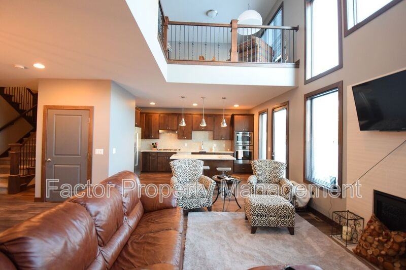 814 Pinnacle Path - Photo 5 of 18