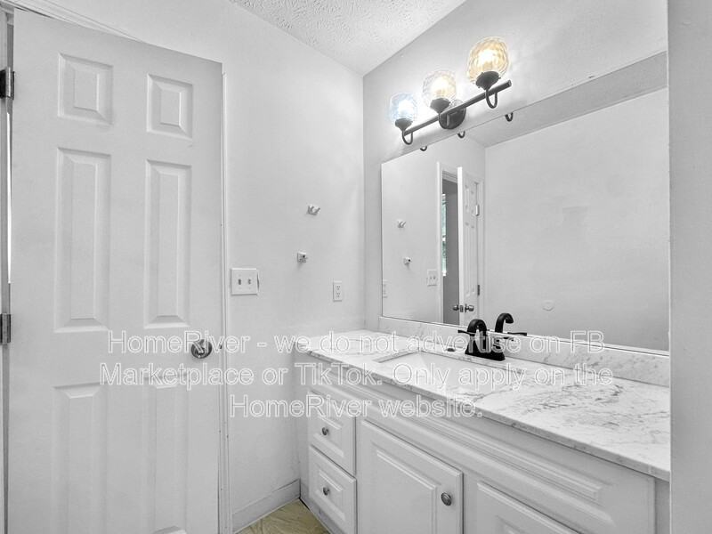 633 Sandys Ln Se - Photo 5 of 16