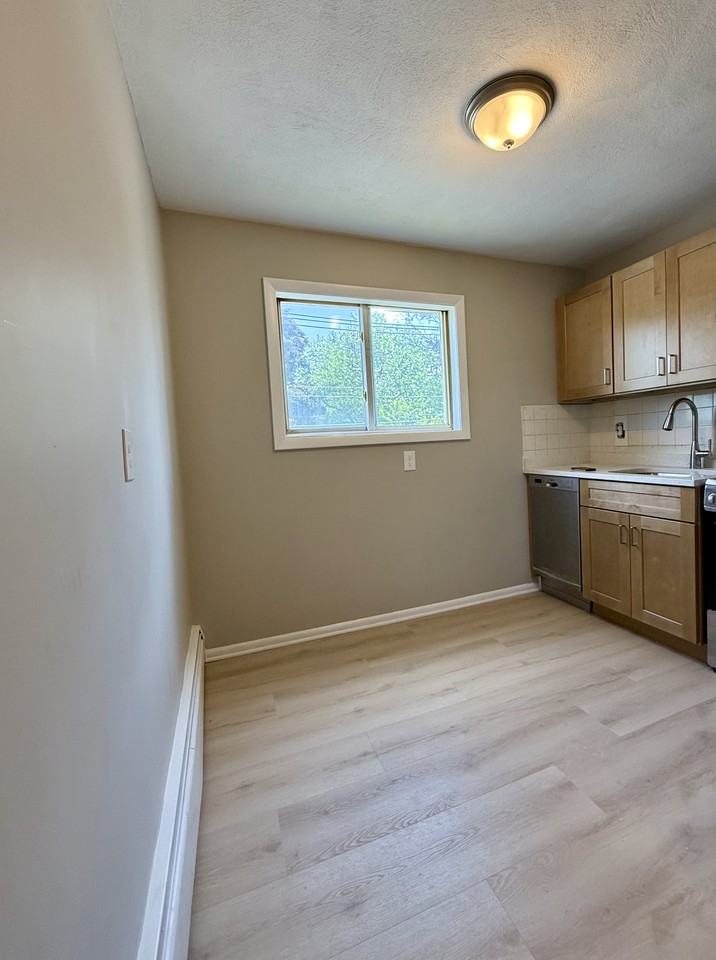 69 Newton St #12 - Photo 3 of 9