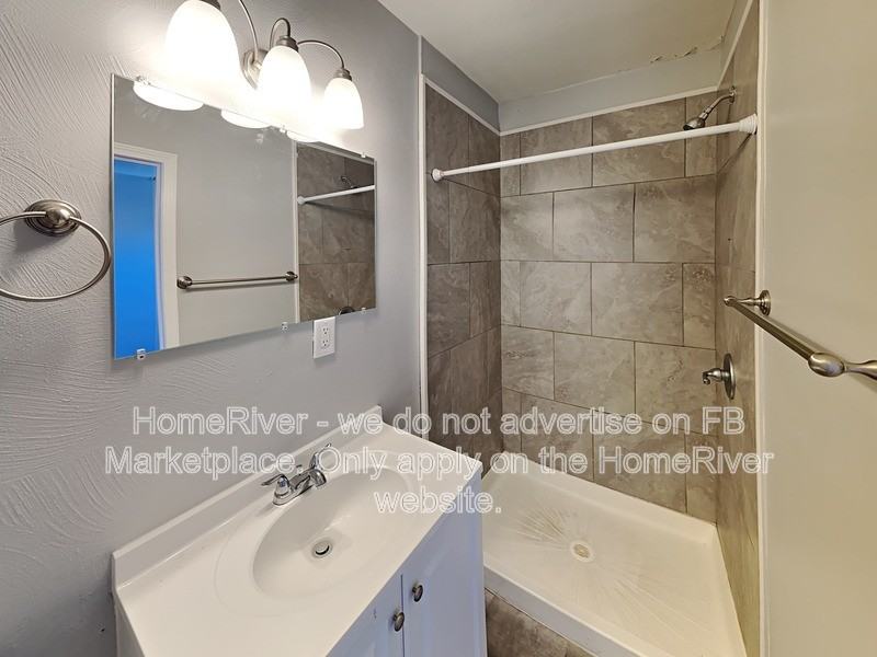65 Greenbush St - Photo 4 of 27