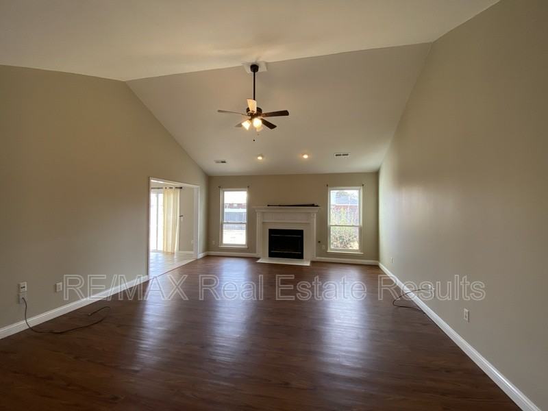 1601 S 24th Pl - Photo 2 of 24