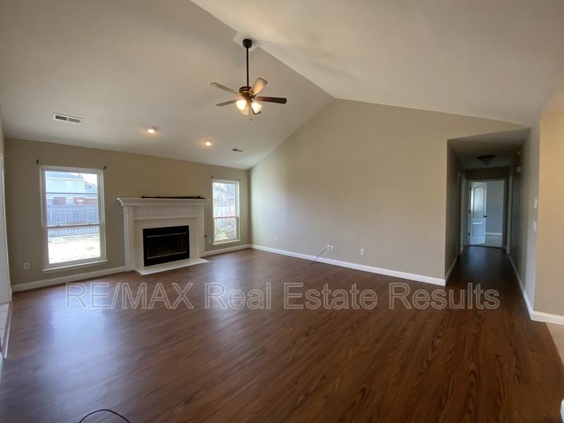 1601 S 24th Pl - Photo 3 of 24