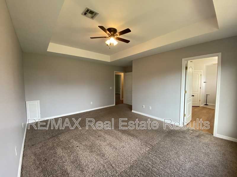1601 S 24th Pl - Photo 7 of 24