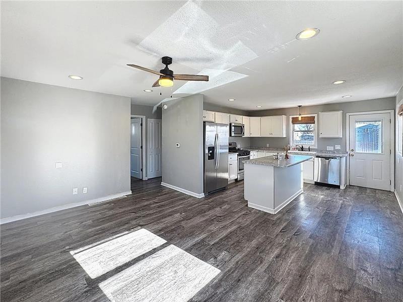 2031 N Fairmount St - Photo 4 of 14