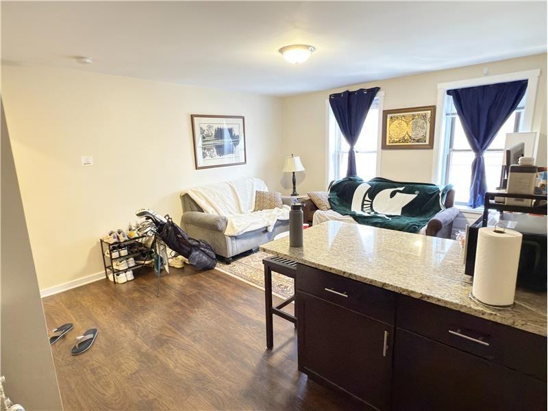 1501 W Fullerton Ave #2 - Photo 4 of 15