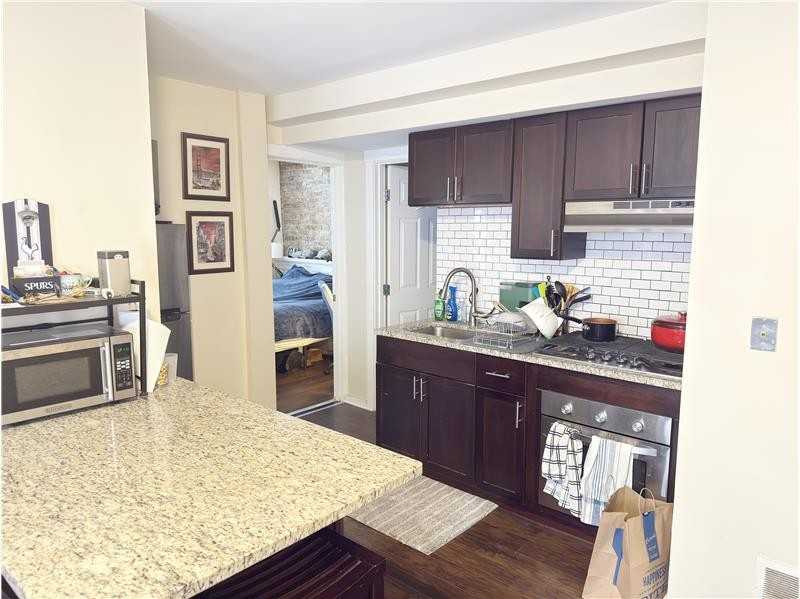 1501 W Fullerton Ave #2 - Photo 6 of 15