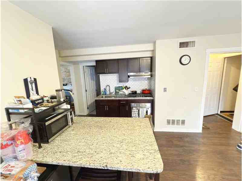 1501 W Fullerton Ave #2 - Photo 7 of 15