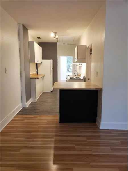 732 E Henry St - Photo 5 of 12