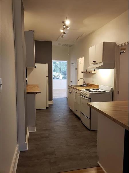732 E Henry St - Photo 6 of 12