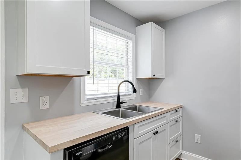 1906 N 29th St - Photo 5 of 13