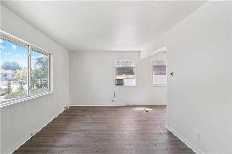775 Joliet St - Photo 6 of 14