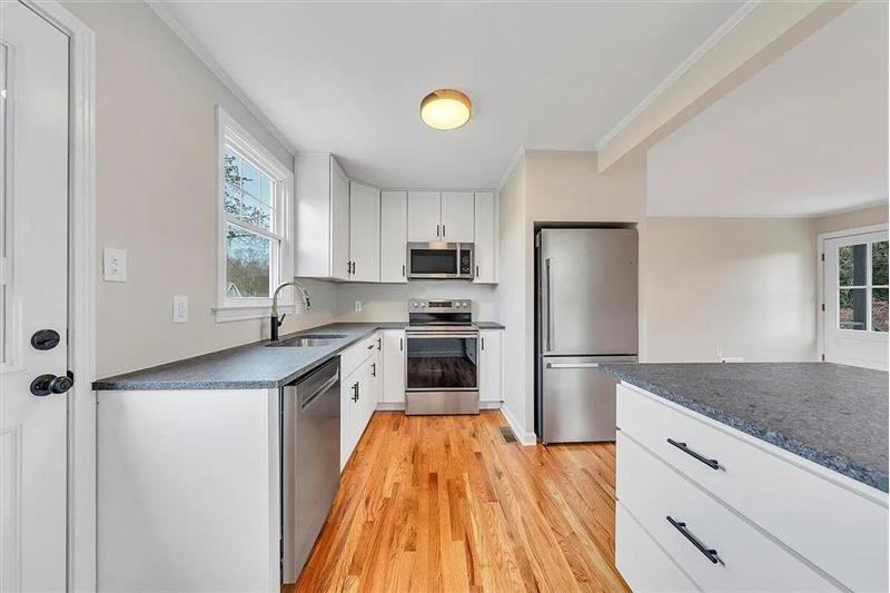 1004 26th St Sw - Photo 5 of 16